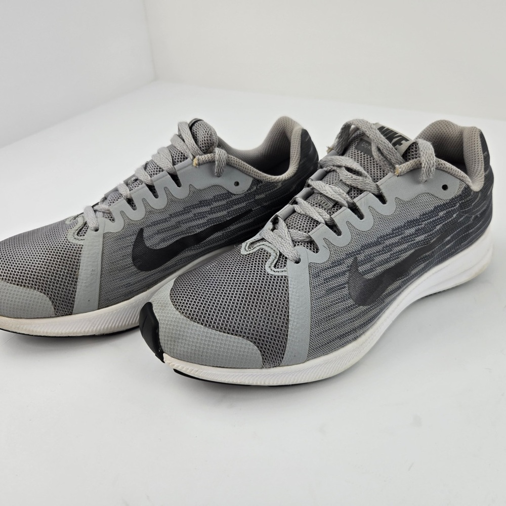 Nike Gray and Black Athletic Shoes
Size 7